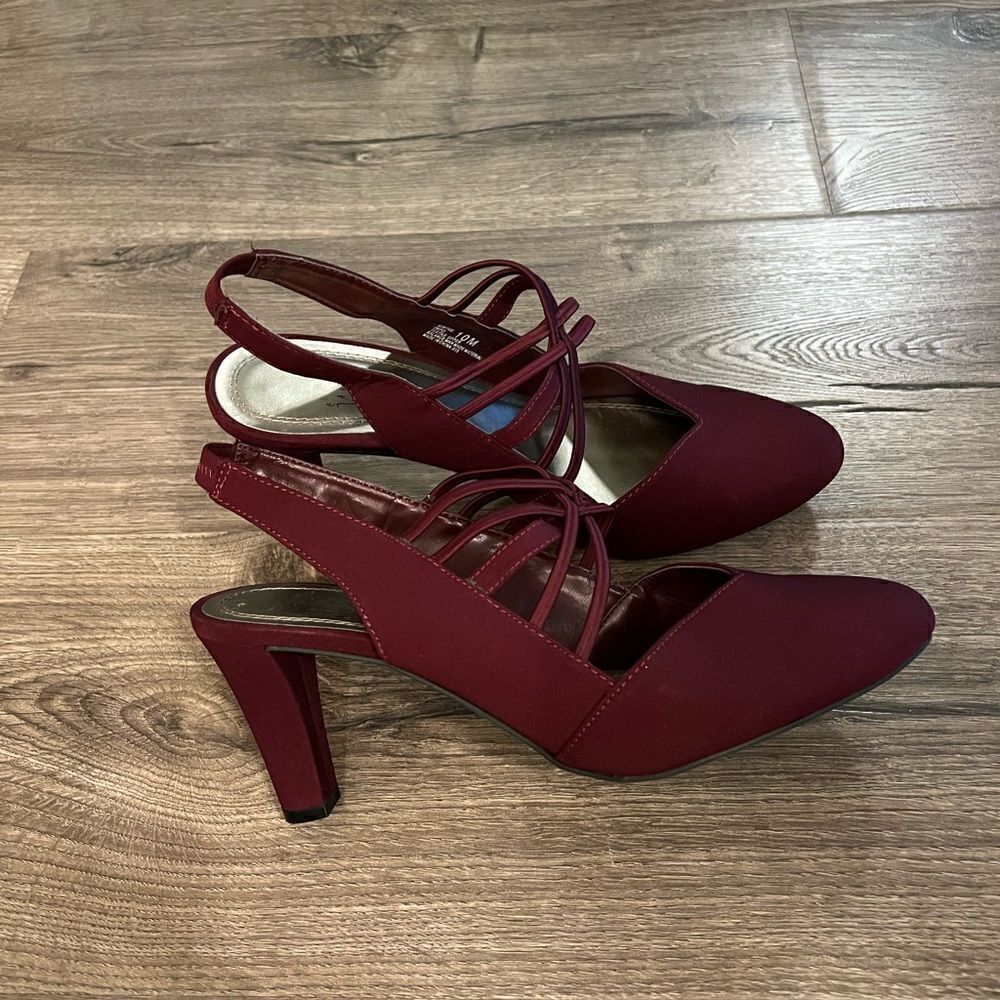 Impo Virtue Suede Strappy Heels in Red, size 10M